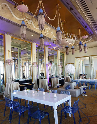 Salle de réception habillée par Plus Décor pour une soirée à Bordeaux
